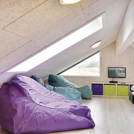 Holiday home Awesome In Ringkobing With Sauna Klegod